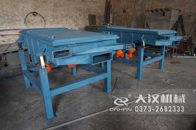 1020直線振動(dòng)篩分機(jī) 1020直線振動(dòng)篩分機(jī)