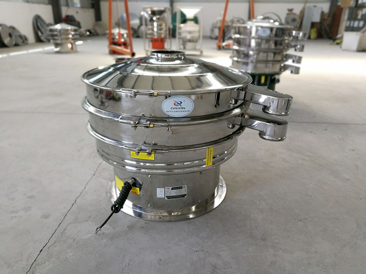 全不銹鋼振動篩整機采用不銹鋼拋光而成，干凈衛(wèi)生，可避免原料被污染